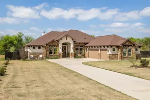 213 Angela Dr, Liberty Hill, TX 78642 - Photo 2