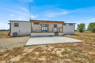 27 Co Rd 483, Taylor, TX 76574 - Photo 4