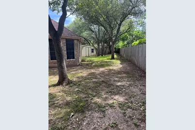 8001 Tallyho Trail, Austin, TX 78729 - Photo 20