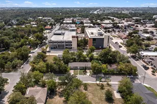 203 E Anderson Ave, Round Rock, TX 78664 - Photo 2