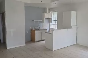 5800 E Jacqueline Ln Ln, Austin, TX 78724 - Photo 4