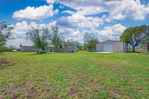 1350 Co Rd 414, Jonesboro, TX 76538 - Photo 22