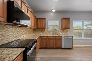 304 Gainer Dr, Hutto, TX 78634 - Photo 6