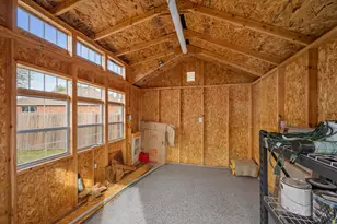 304 Gainer Dr, Hutto, TX 78634 - Photo 32