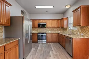 304 Gainer Dr, Hutto, TX 78634 - Photo 4