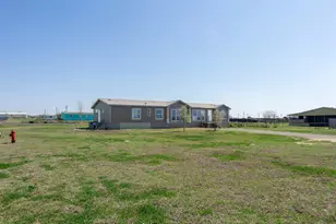 103 Cloudberry Ln, Elgin, TX 78621 - Photo 2