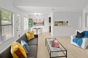 512 Eberhart Ln, Austin, TX 78745 - Photo 10