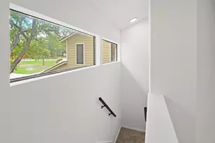 512 Eberhart Ln, Austin, TX 78745 - Photo 16