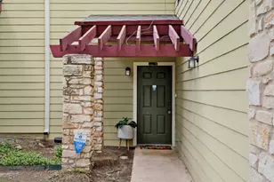 512 Eberhart Ln, Austin, TX 78745 - Photo 8