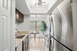 512 Eberhart Ln, Austin, TX 78745 - Photo 12