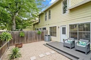 512 Eberhart Ln, Austin, TX 78745 - Photo 6