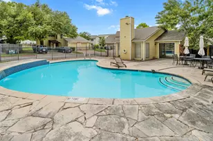 512 Eberhart Ln, Austin, TX 78745 - Photo 24