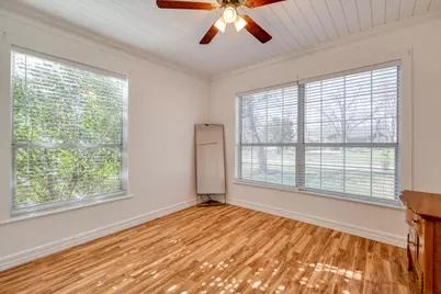 1409 Burns Boulevard, Taylor, TX 76574 - Photo 12