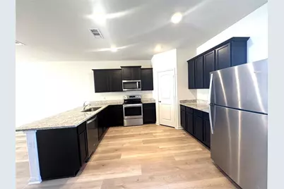 1001 Riverdale Cove, Jarrell, TX 76537 - Photo 4