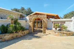 340 Barton Ranch Rd, Dripping Springs, TX 78620 - Photo 2