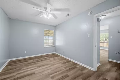 204 Northcrest Circle #D, Austin, TX 78752 - Photo 16