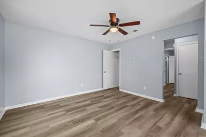 204 Northcrest Circle #D, Austin, TX 78752 - Photo 10