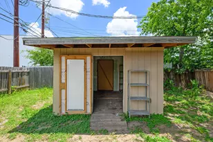 204 Northcrest Cir, Austin, TX 78752 - Photo 6