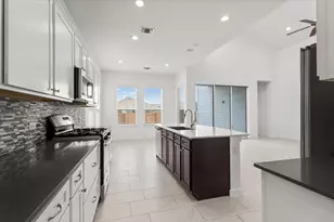 7201 Garnet Mill Ln, Austin, TX 78744 - Photo 12