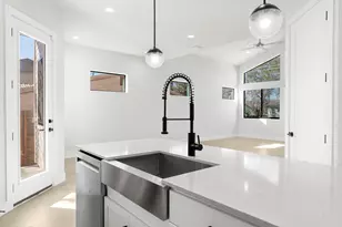 1405 Perez St, Austin, TX 78721 - Photo 16