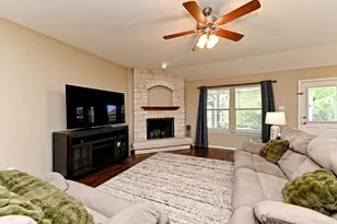 18608 Royal Pointe Dr, Pflugerville, TX 78660 - Photo 10