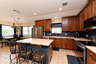 18608 Royal Pointe Dr, Pflugerville, TX 78660 - Photo 2
