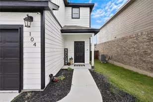 104 Hellfighters Wy, Jarrell, TX 76537 - Photo 4