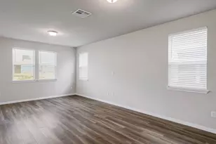 10702 Sentinel Dr, Austin, TX 78747 - Photo 12