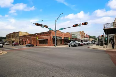 736 E Riverside Drive, Bastrop, TX 78602 - Photo 10