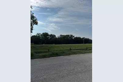 736 E Riverside Drive, Bastrop, TX 78602 - Photo 2