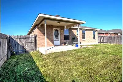 1058 W South Street, Leander, TX 78641 - Photo 4