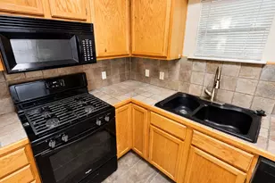 1102 W 22nd St, Austin, TX 78705 - Photo 4