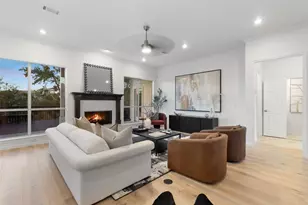 7500 Fireoak Dr, Austin, TX 78759 - Photo 8