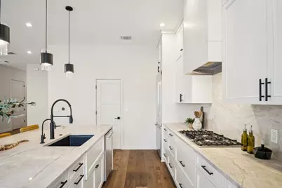 2518 Watkins Way, Austin, TX 78746 - Photo 10