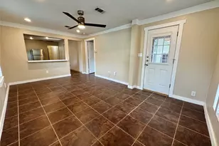 2103 E 16th St, Austin, TX 78702 - Photo 4