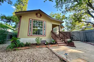 2103 E 16th St, Austin, TX 78702 - Photo 2