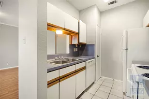 2804 Rio Grande St, Austin, TX 78705 - Photo 2