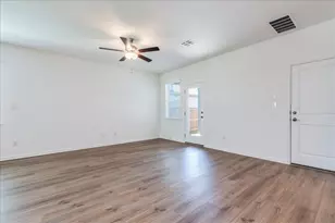 108 Makinaw Rd, Hutto, TX 78634 - Photo 10