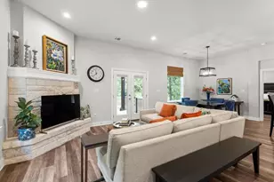 110 W Keamuku Ct, Bastrop, TX 78602 - Photo 10