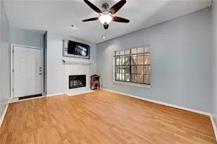 203 E 31st St, Austin, TX 78705 - Photo 2