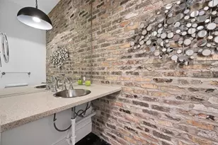 2406 Pemberton Pkwy, Austin, TX 78703 - Photo 32