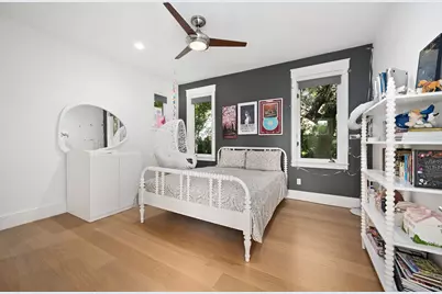 2406 Pemberton Parkway, Austin, TX 78703 - Photo 24