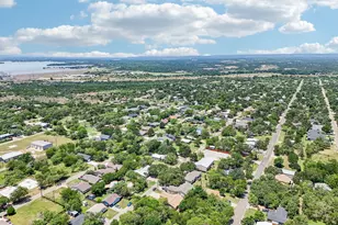611 Magnolia Ln, Cottonwood Shores, TX 78657 - Photo 4