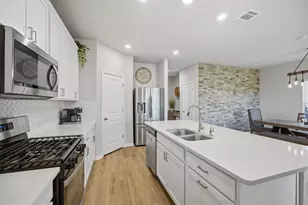 904 View Dr, Georgetown, TX 78628 - Photo 8