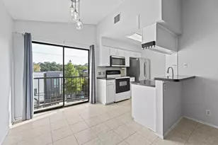 106 E 30th St, Austin, TX 78705 - Photo 12