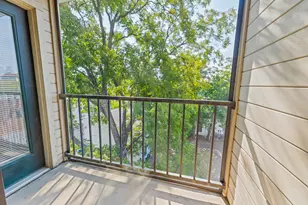 106 E 30th St, Austin, TX 78705 - Photo 20