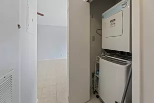 106 E 30th St, Austin, TX 78705 - Photo 28