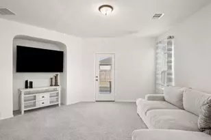 218 Summit Dr, Lockhart, TX 78644 - Photo 8