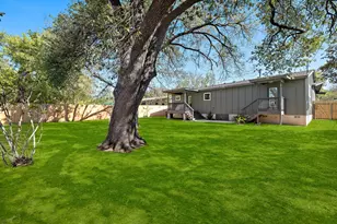 8102 Burrell Dr, Austin, TX 78757 - Photo 32