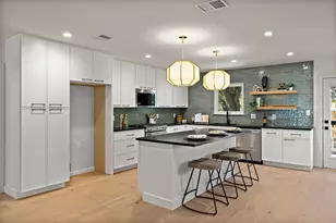 8102 Burrell Dr, Austin, TX 78757 - Photo 8